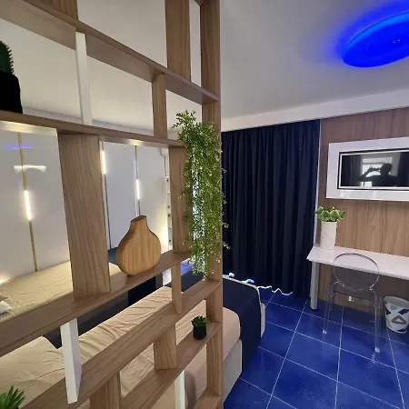 Luxury In The Heart Of Tropea- Residenza Aqualaguna *