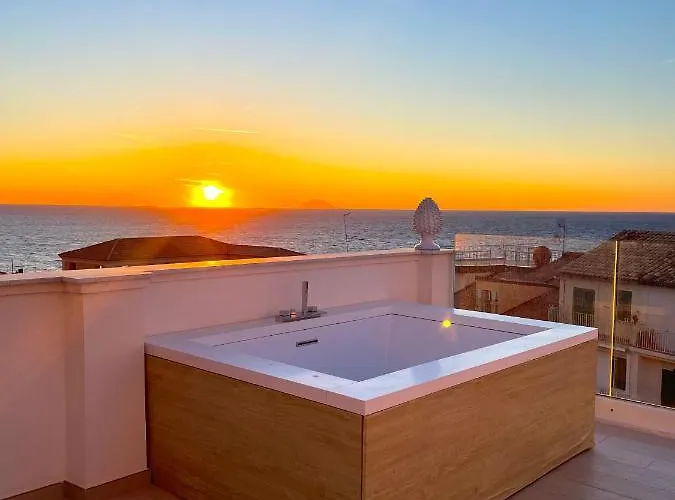 Luxury In The Heart Of Tropea- Residenza Aqualaguna * 特罗佩阿